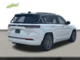 Jeep Grand Cherokee Summit 4x4 2026 — side view