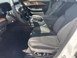 Jeep Grand Cherokee Summit 4x4 2026 — side view