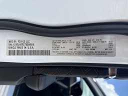 Jeep Grand Cherokee Summit 4x4 2026 — side view