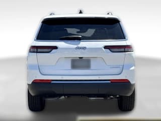 Jeep Grand Cherokee L Laredo 4x2