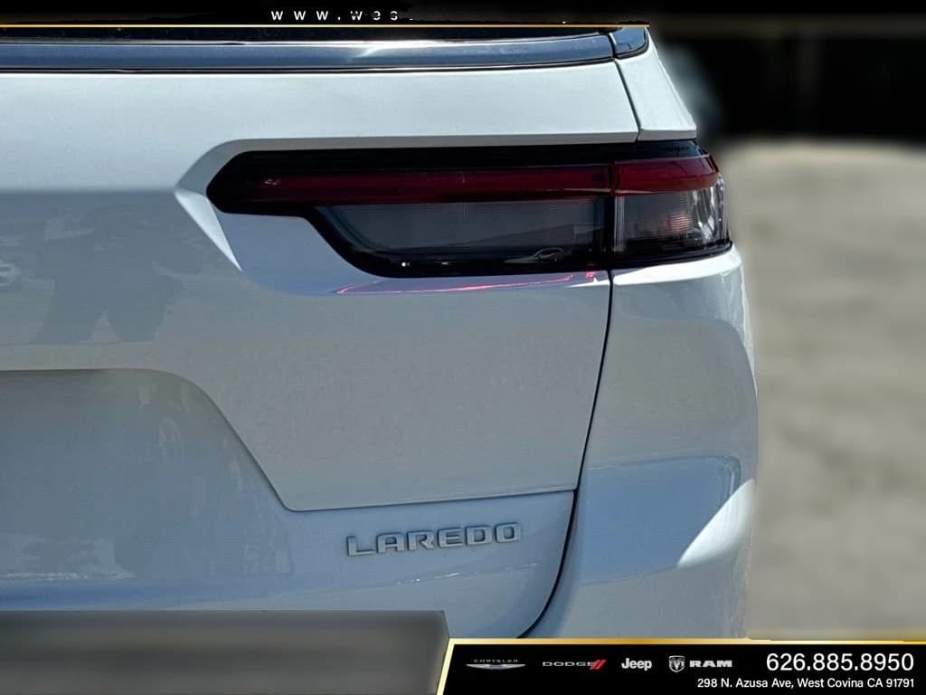Jeep Grand Cherokee L Laredo 4x2 2026 — side view