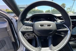 Jeep Grand Cherokee L Laredo 4x2 2026 — side view