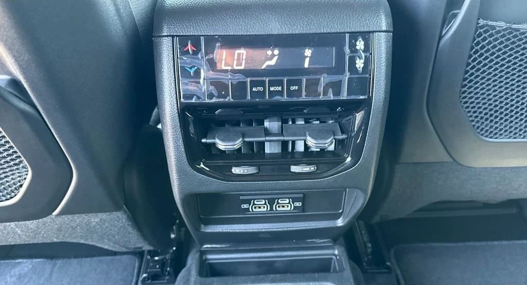 Jeep Grand Cherokee L Laredo 4x2 2026 — side view