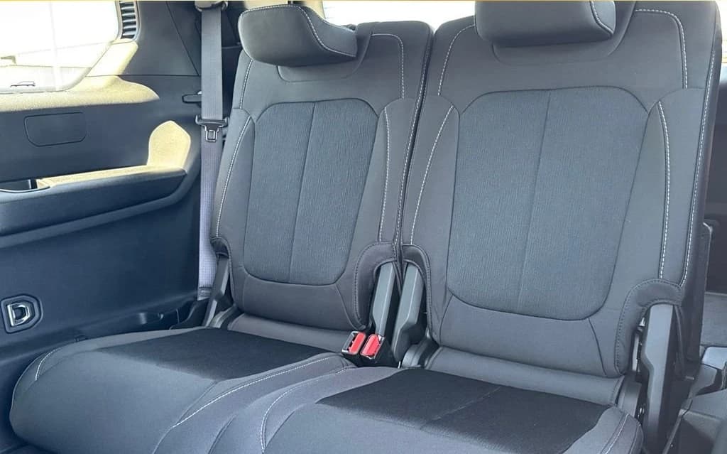 Jeep Grand Cherokee L Laredo 4x2 2026 — side view