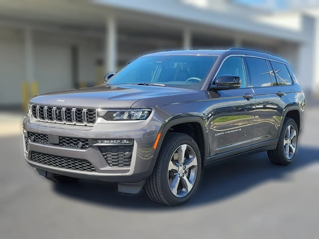 Jeep Grand Cherokee L Limited 4x2 2026 — side view