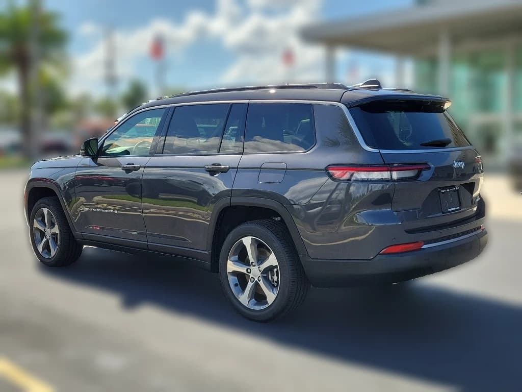 Jeep Grand Cherokee L Limited 4x2 2026 — side view