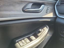 Jeep Grand Cherokee L Limited 4x2 2026 — side view