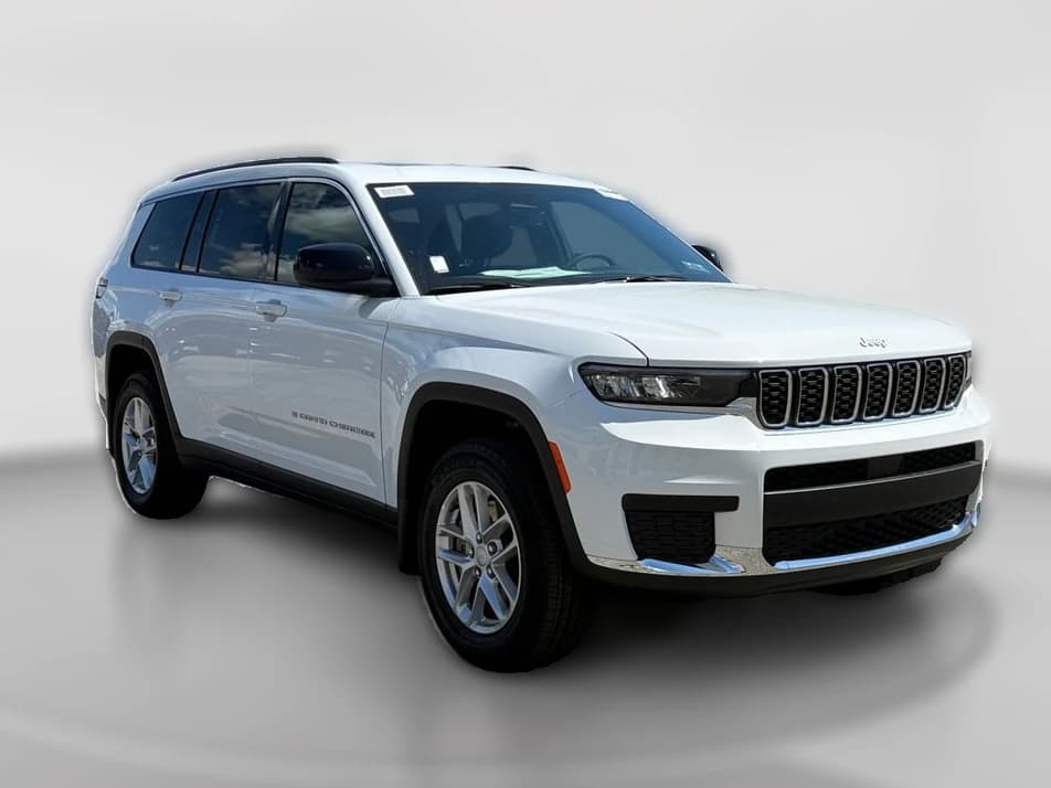 Jeep Grand Cherokee L Laredo X 4x4 2026 — side view