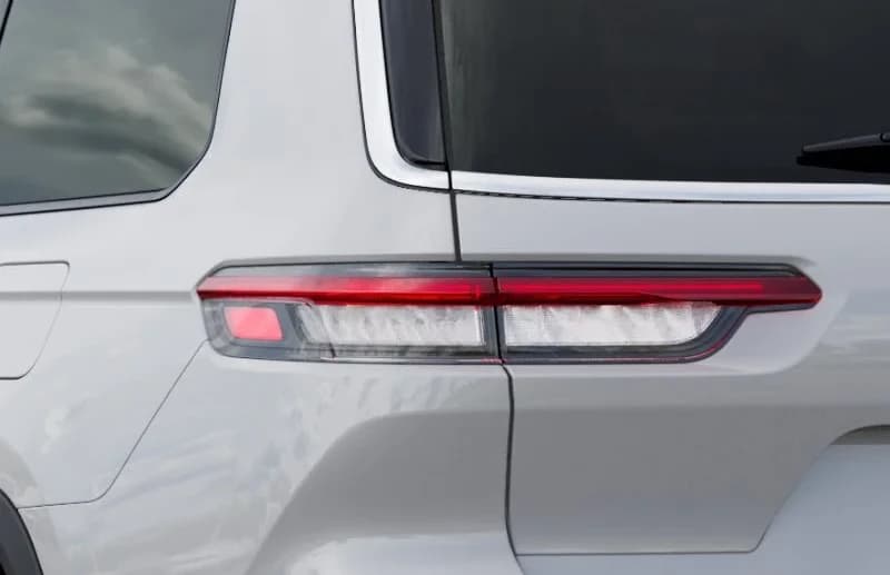 Jeep Grand Cherokee L Laredo X 4x4 2026 — side view