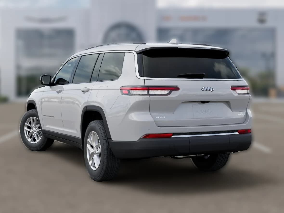 Jeep Grand Cherokee L Laredo X 4x4 2026 — side view