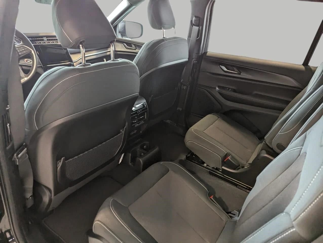 Jeep Grand Cherokee L Laredo 4x4 2026 — side view