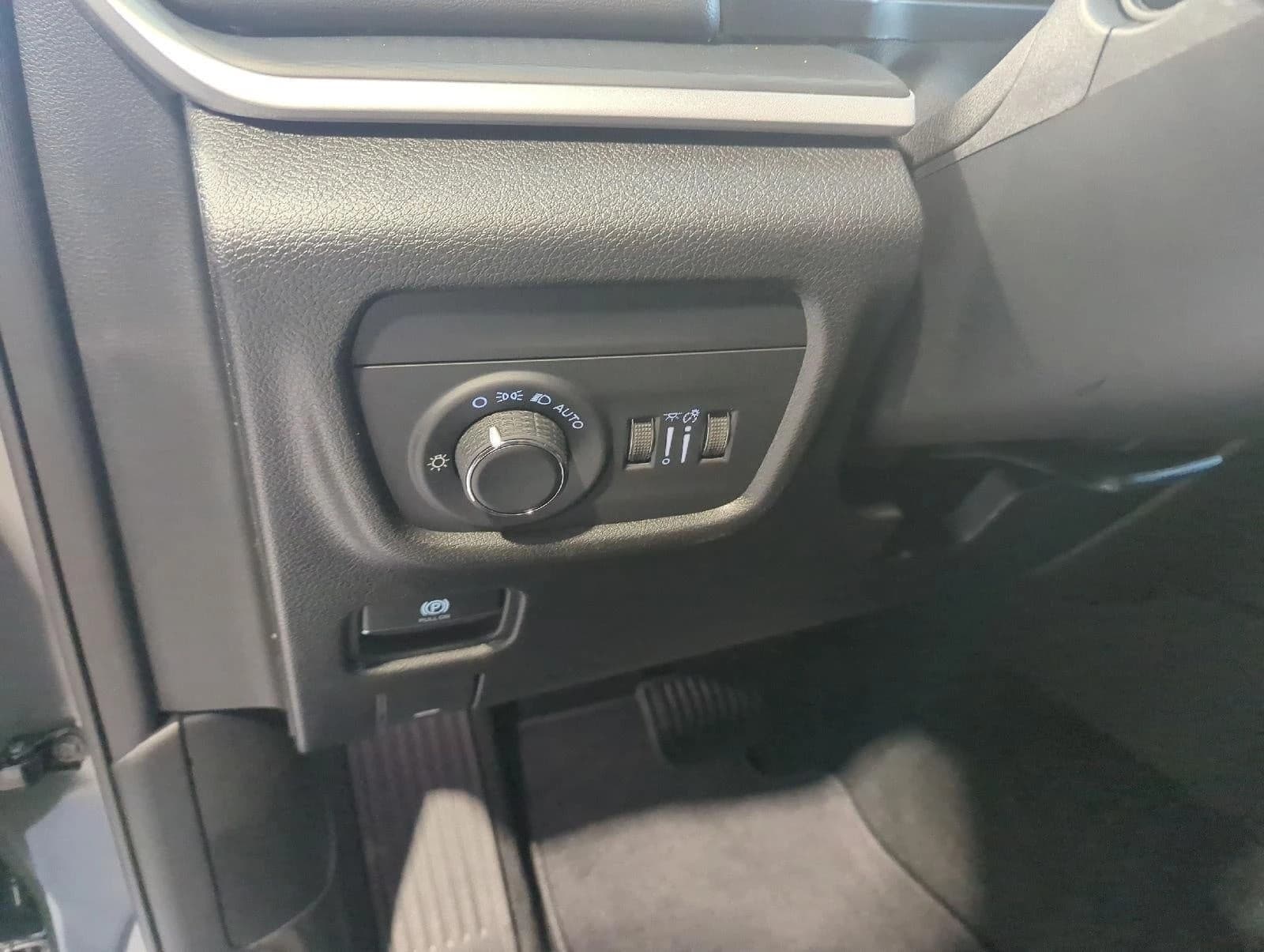 Jeep Grand Cherokee L Laredo 4x4 2027 — side view