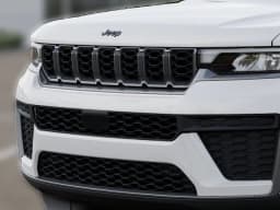 Jeep Grand Cherokee L Laredo Altitude 4x4 2027 — side view