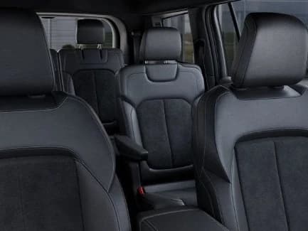 Jeep Grand Cherokee L Laredo Altitude 4x4 2027 — side view