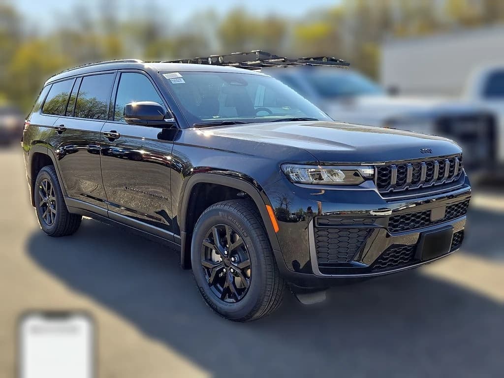 Jeep Grand Cherokee L Laredo Altitude 4x4 2026 — side view