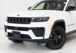 Jeep Grand Cherokee L Laredo Altitude 4x4 2026 — side view