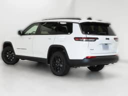 Jeep Grand Cherokee L Laredo Altitude 4x4 2026 — side view