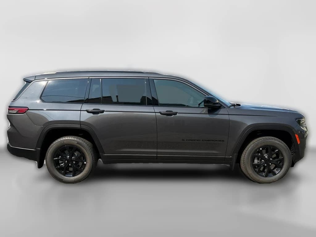 Jeep Grand Cherokee L Laredo Altitude 4x4 2026 — side view