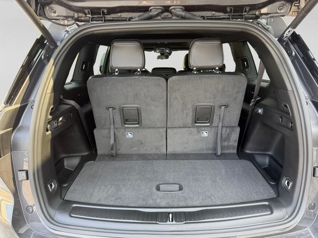 Jeep Grand Cherokee L Laredo Altitude 4x4 2026 — side view