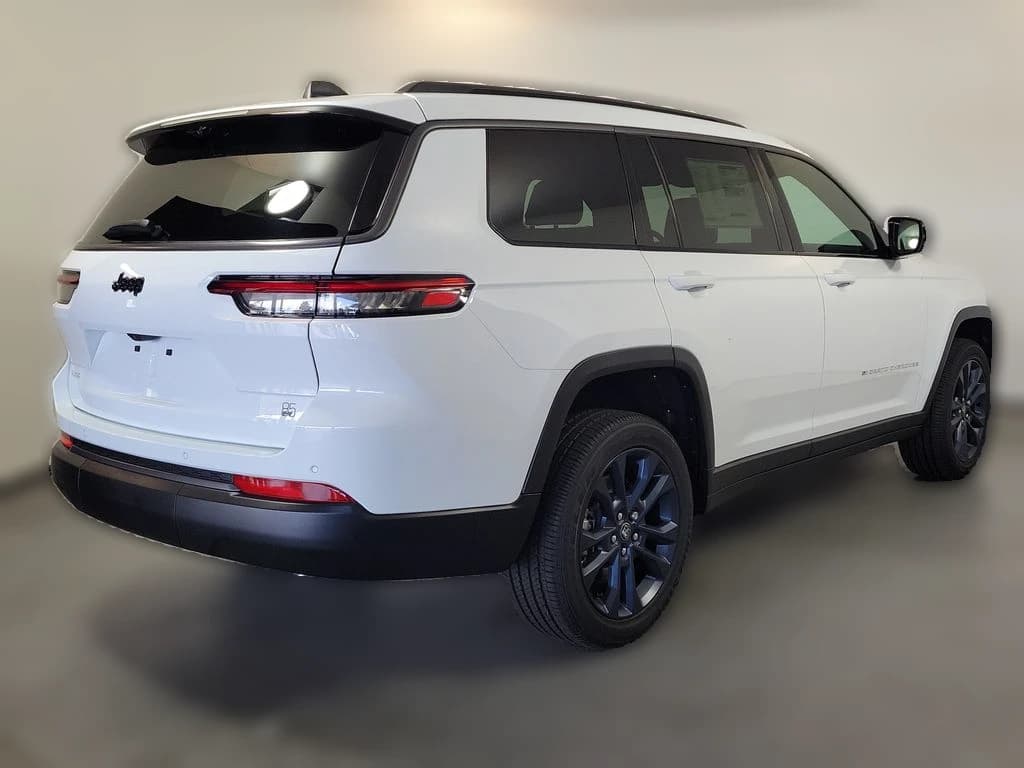 Jeep Grand Cherokee L 85th Anniversary Edition 4x4 2026 — side view