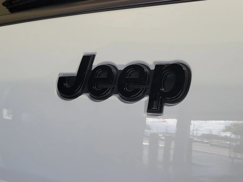 Jeep Grand Cherokee L 85th Anniversary Edition 4x4 2026 — side view