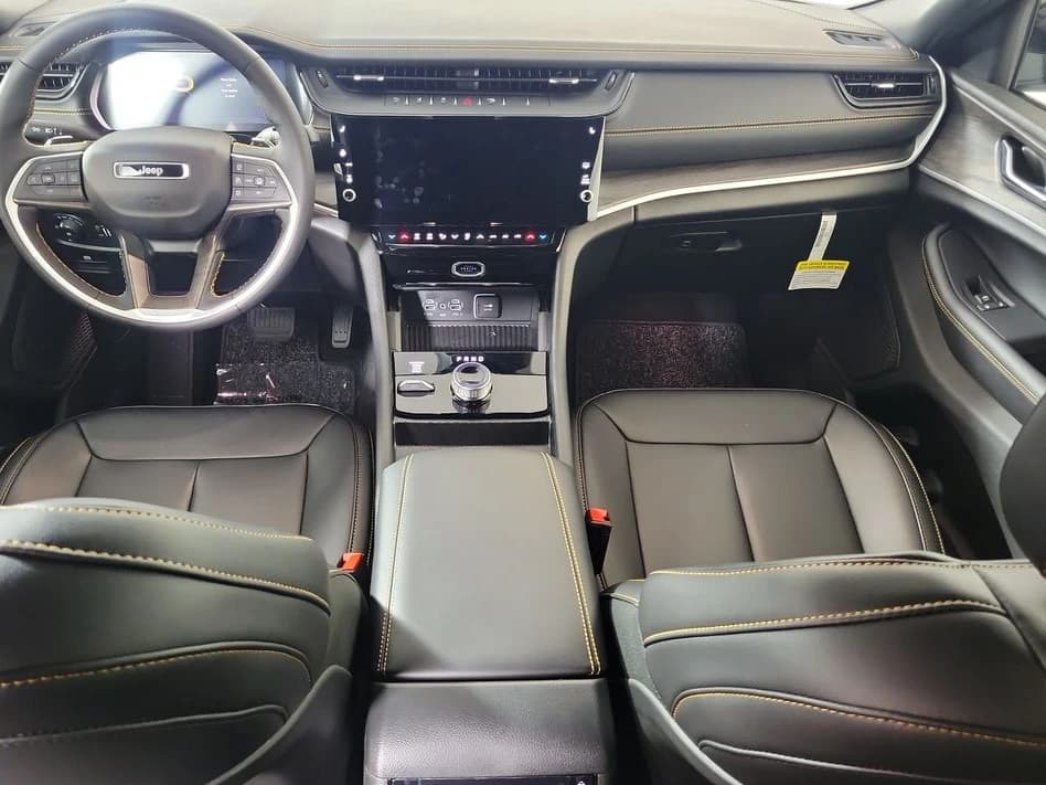 Jeep Grand Cherokee L 85th Anniversary Edition 4x4 2026 — side view