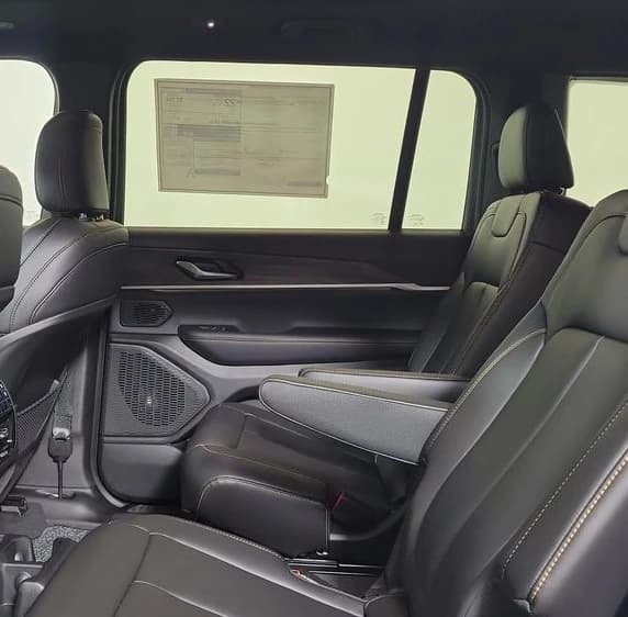 Jeep Grand Cherokee L 85th Anniversary Edition 4x4 2026 — side view
