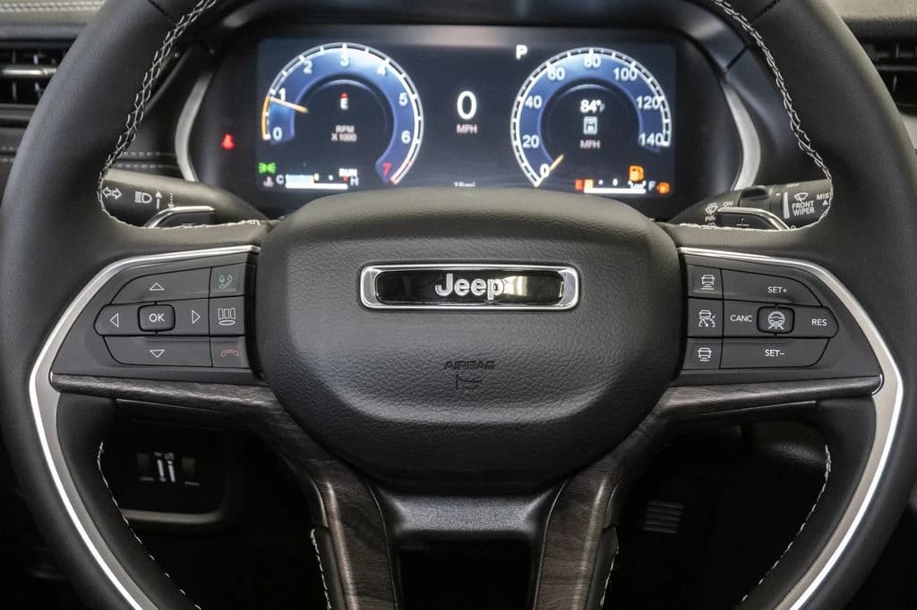 Jeep Grand Cherokee L Limited Reserve 4x4 2027 — side view