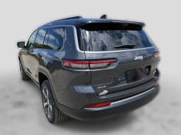 Jeep Grand Cherokee L Limited 4x4 2026 — side view