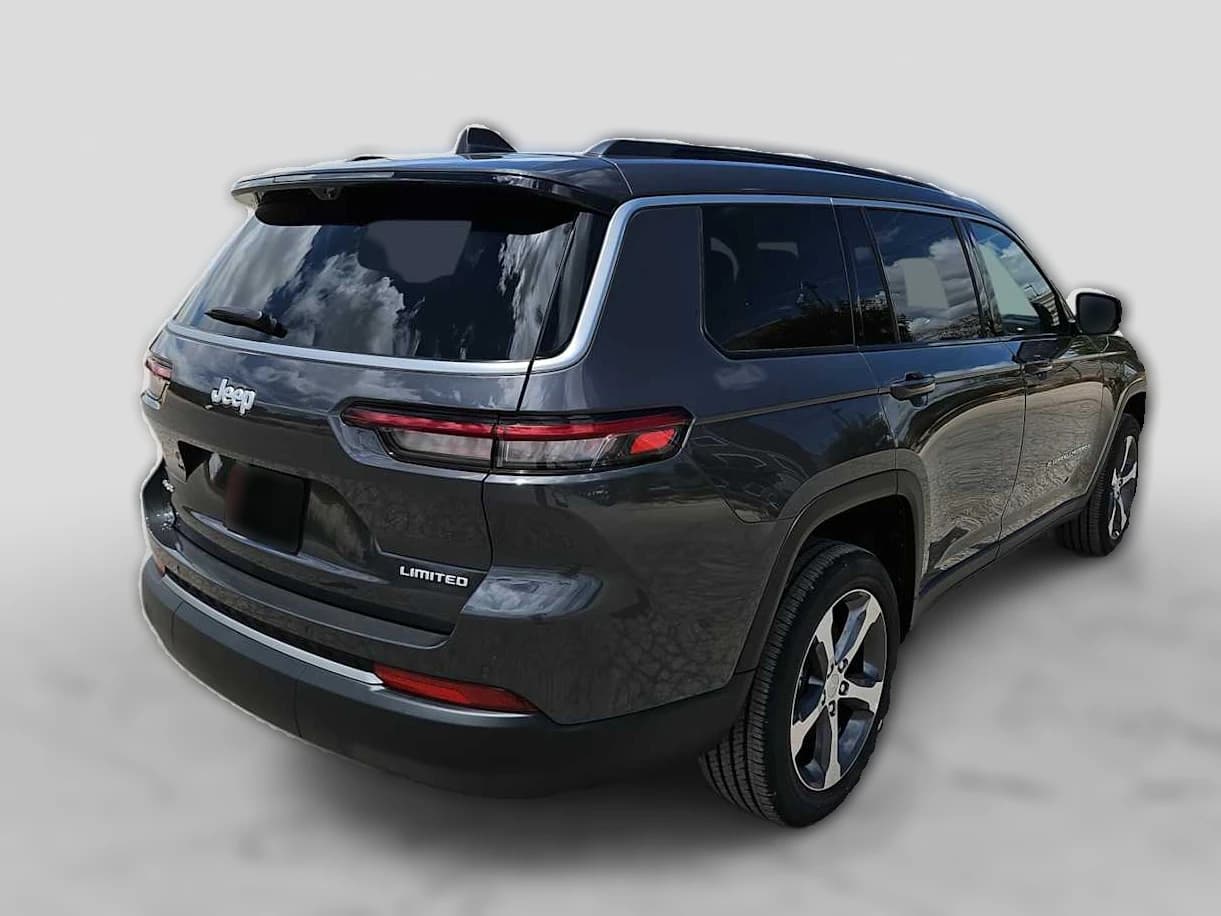Jeep Grand Cherokee L Limited 4x4 2026 — side view