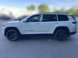 Jeep Grand Cherokee L Limited 4x4 2026 — side view