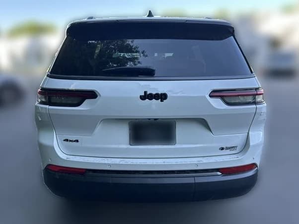 Jeep Grand Cherokee L Limited 4x4 2026 — side view