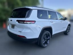 Jeep Grand Cherokee L Limited 4x4 2026 — side view