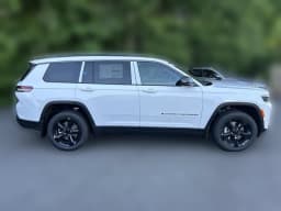 Jeep Grand Cherokee L Limited 4x4 2026 — side view