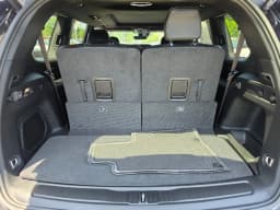 Jeep Grand Cherokee L Limited 4x4 2026 — side view
