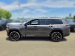 Jeep Grand Cherokee L Limited 4x4 2026 — side view