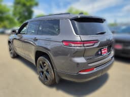Jeep Grand Cherokee L Limited 4x4 2026 — side view