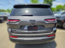 Jeep Grand Cherokee L Limited 4x4 2026 — side view