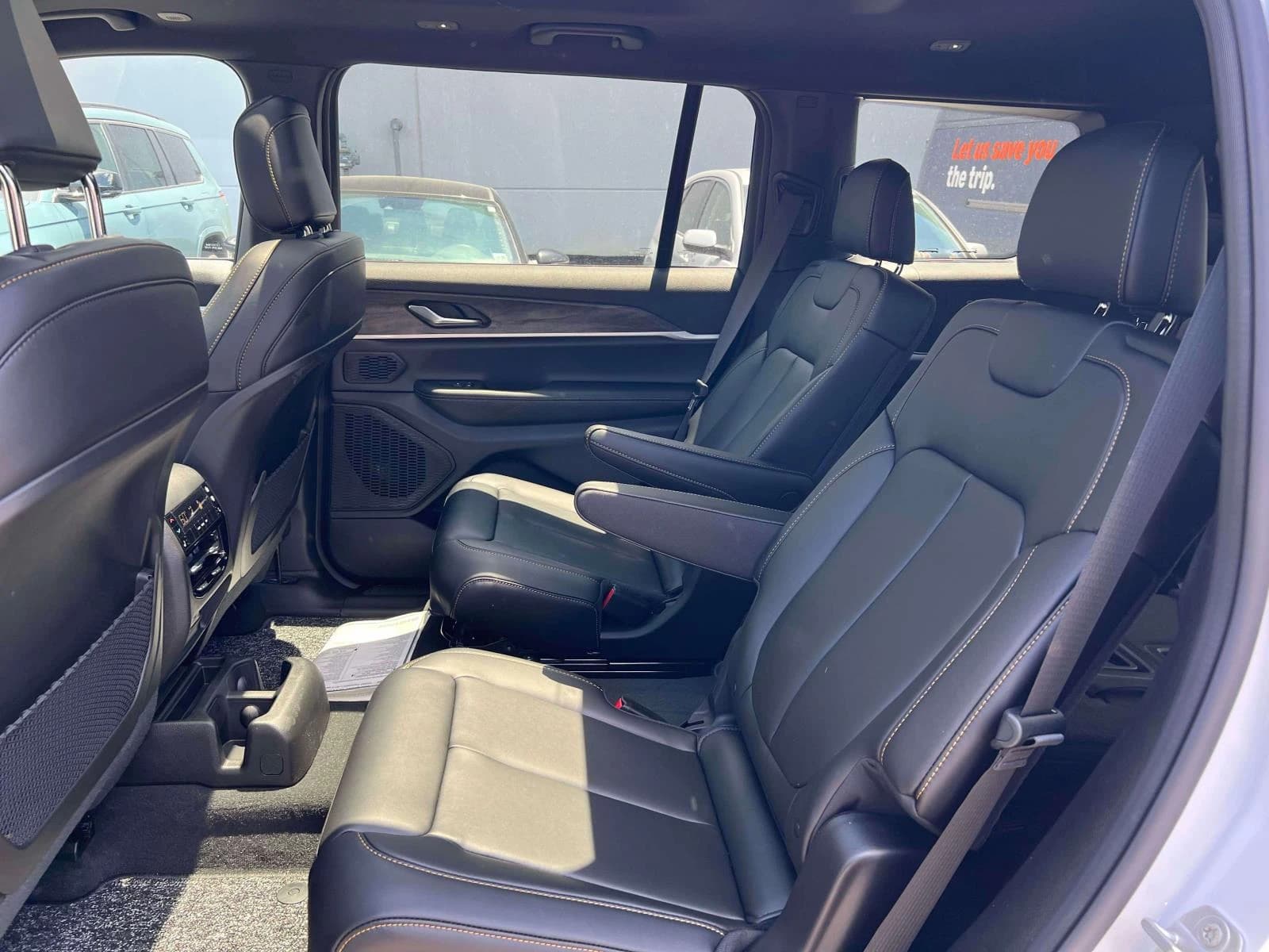 Jeep Grand Cherokee L 85th Anniversary Edition 4x4 2026 — side view