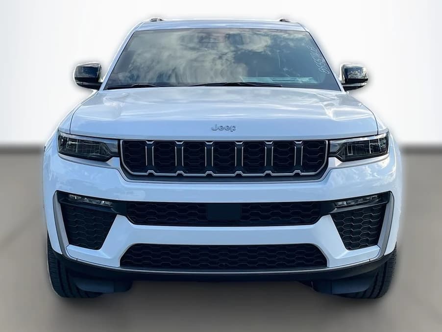 Jeep Grand Cherokee L Limited 4x4 2026 — side view