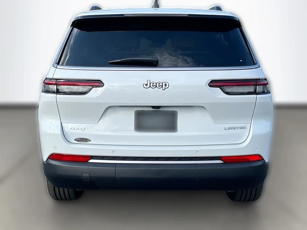 Jeep Grand Cherokee L Limited 4x4 2026 — side view