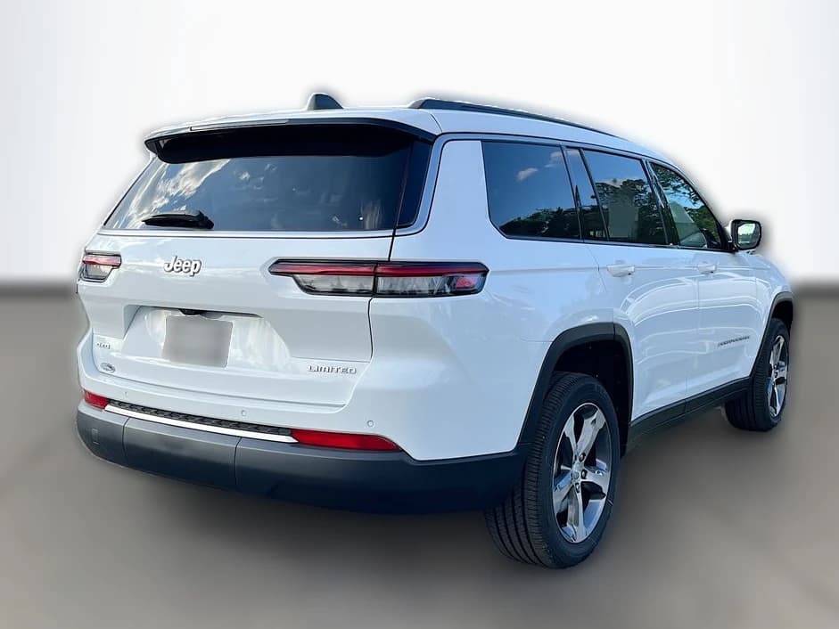 Jeep Grand Cherokee L Limited 4x4 2026 — side view
