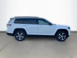 Jeep Grand Cherokee L Limited 4x4 2026 — side view