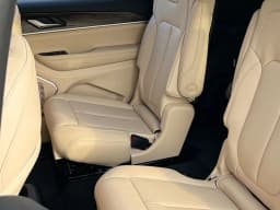 Jeep Grand Cherokee L Limited 4x4 2026 — side view