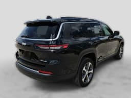 Jeep Grand Cherokee L Limited 4x4 2026 — side view