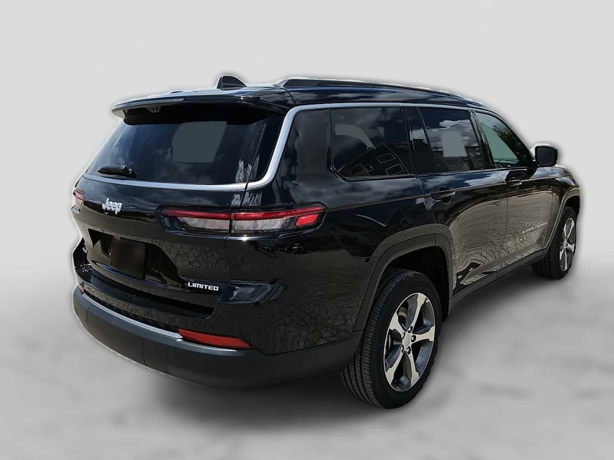 Jeep Grand Cherokee L Limited 4x4 2026 — side view