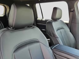 Jeep Grand Cherokee L Limited 4x4 2026 — side view