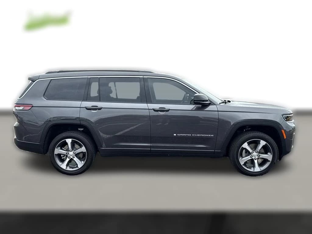 Jeep Grand Cherokee L Limited 4x4 2026 — side view