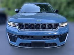 Jeep Grand Cherokee L Limited 4x4 2026 — side view