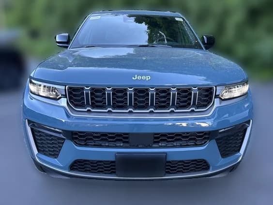 Jeep Grand Cherokee L Limited 4x4 2026 — side view